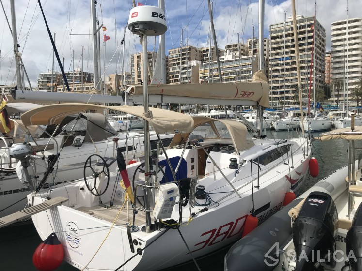 Salona 38 - Yacht Charter Sailica