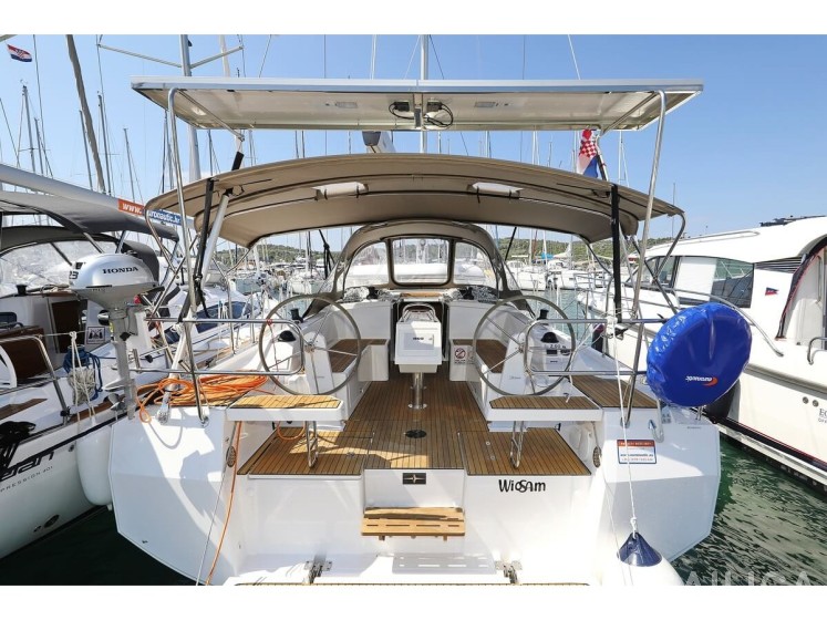 Bavaria C38 - Yacht Charter Sailica