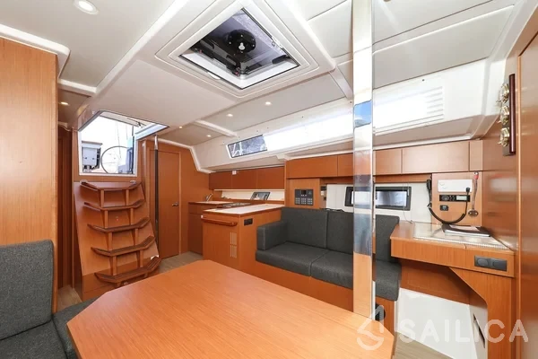 Bavaria C38 - Yacht Charter Sailica