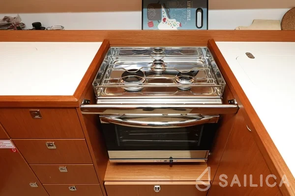 Bavaria C38 - Yacht Charter Sailica