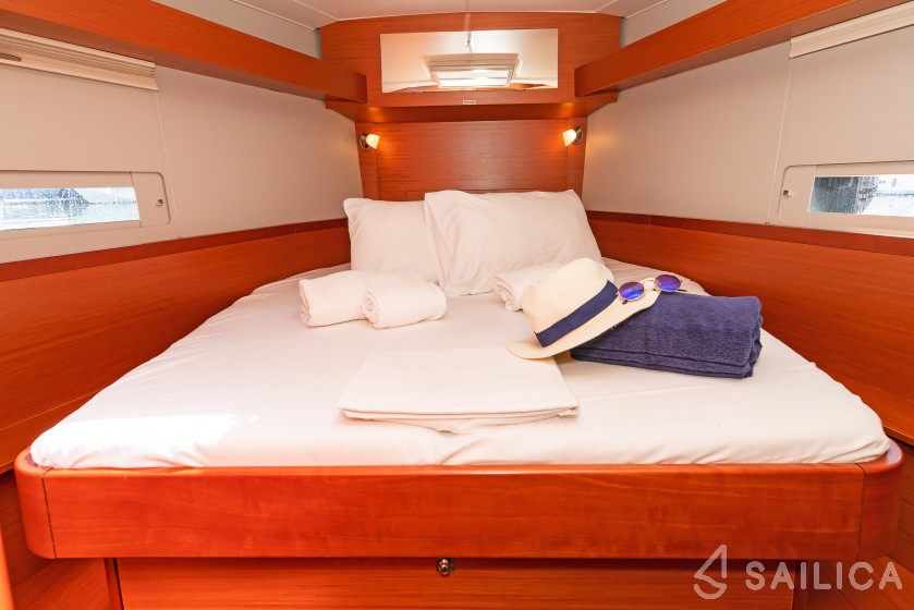 Dufour 430 - Yacht Charter Sailica