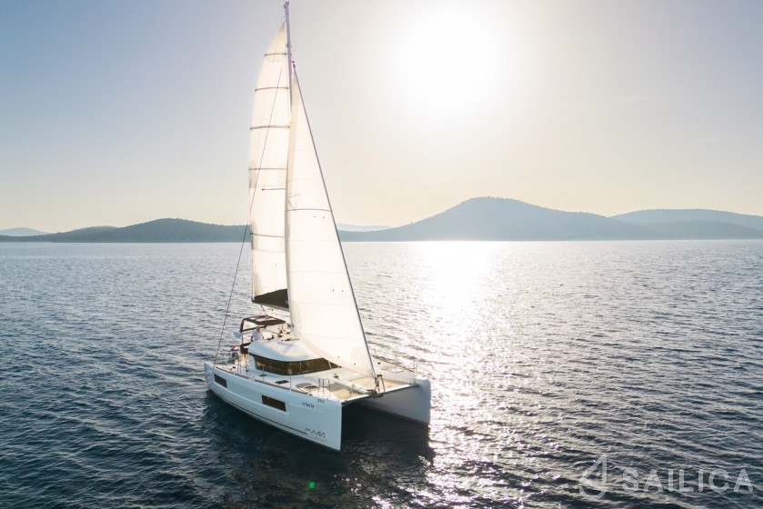 Lagoon 40 - Yacht Charter Sailica