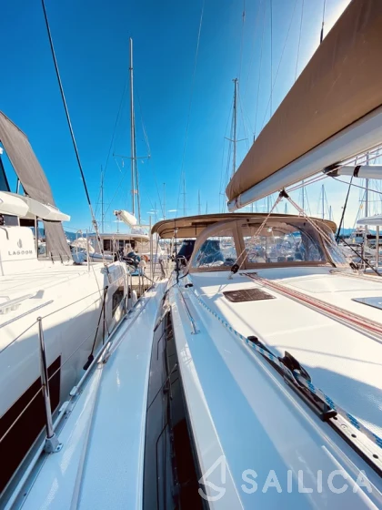 Bavaria Cruiser 46 Style - Yacht Charter Sailica