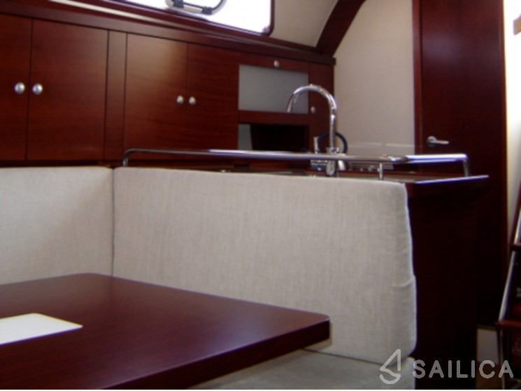 Hanse 370 - Yacht Charter Sailica