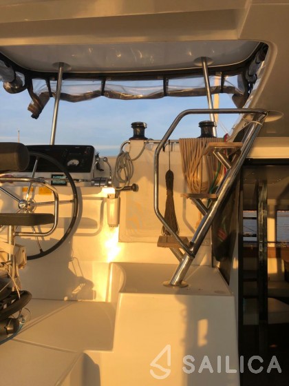 Lagoon 42 - Yacht Charter Sailica