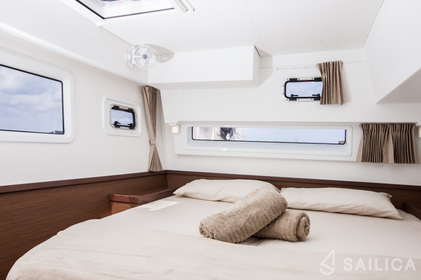 Lagoon 42 - Yacht Charter Sailica