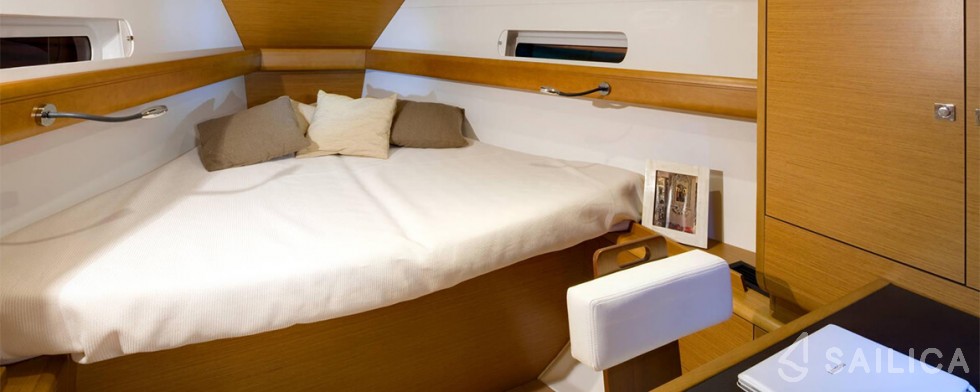 Sun Odyssey 419 - Yacht Charter Sailica