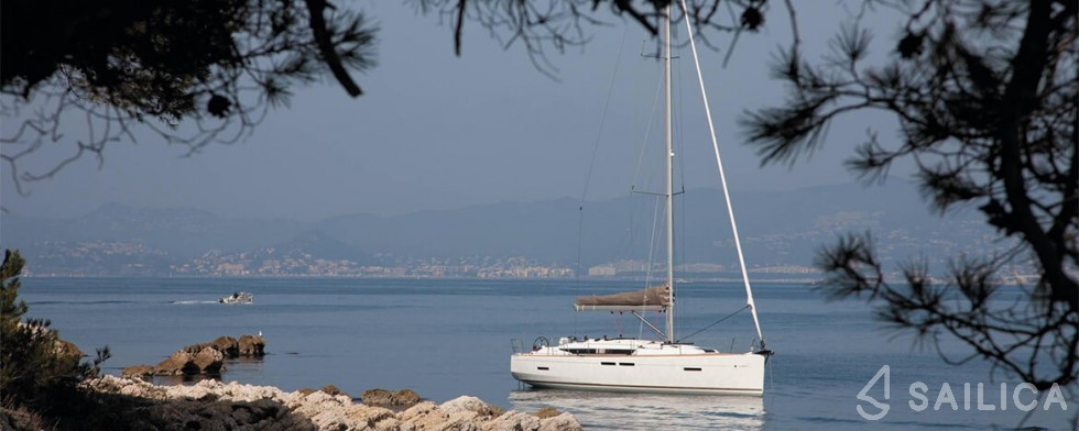 Sun Odyssey 419 - Yacht Charter Sailica