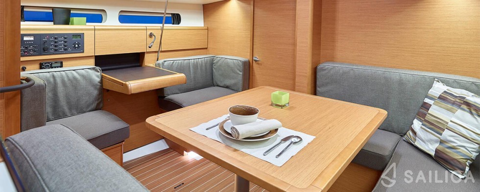 Sun Odyssey 419 - Yacht Charter Sailica