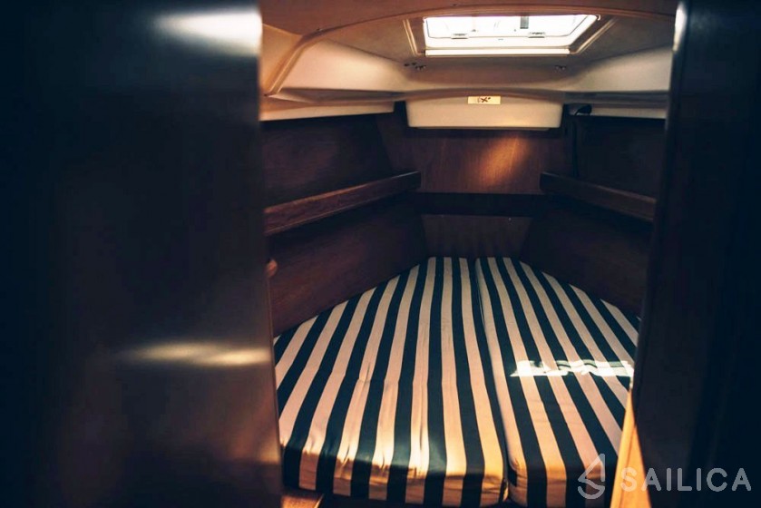 Oceanis 411 Clipper - Yacht Charter Sailica