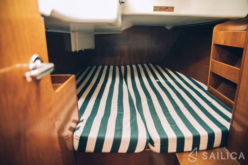 Oceanis 411 Clipper - Yacht Charter Sailica