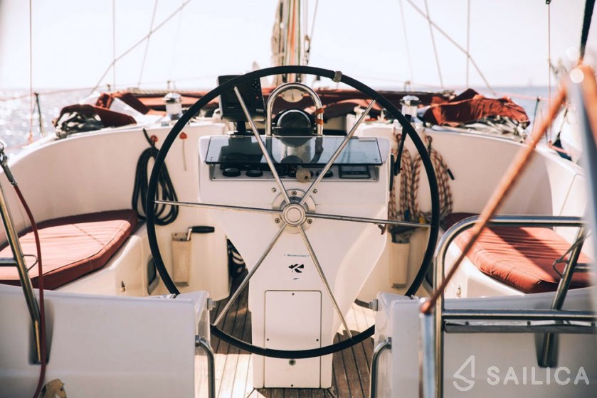 Oceanis 411 Clipper - Yacht Charter Sailica