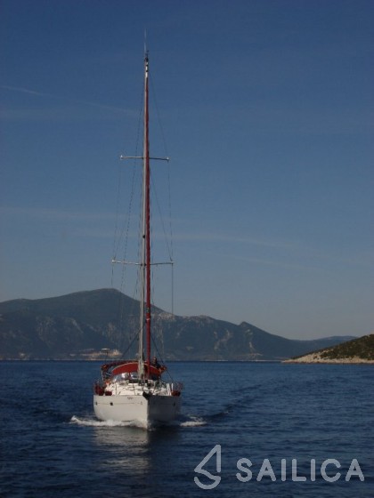 Oceanis 411 Clipper - Yacht Charter Sailica