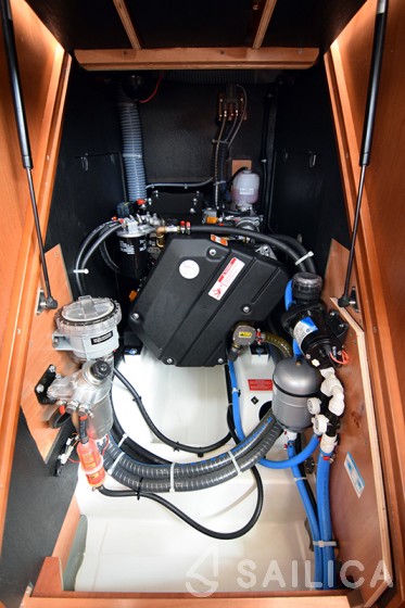 Oceanis 41.1 - Yacht Charter Sailica