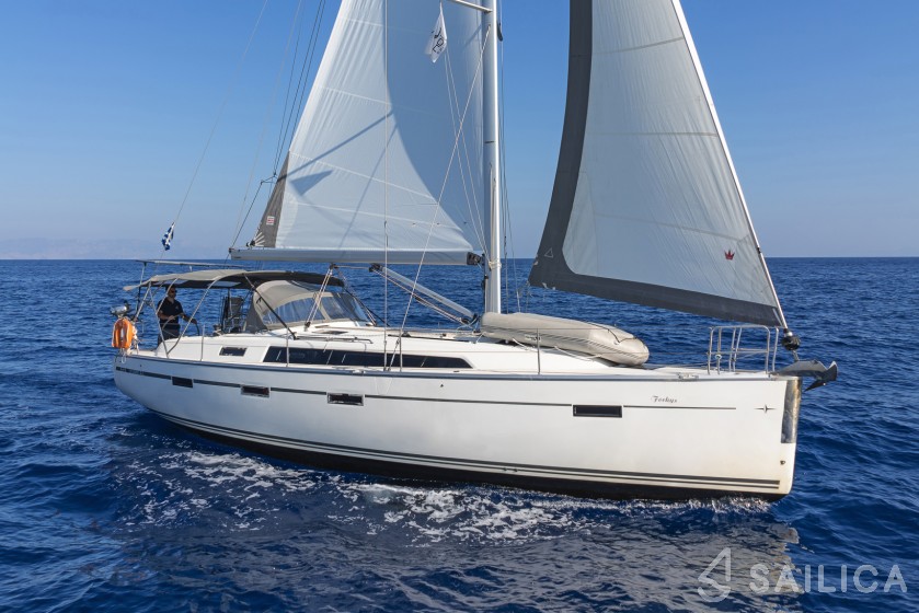 Bavaria Cruiser 41 - 3 cab. - Yacht Charter Sailica