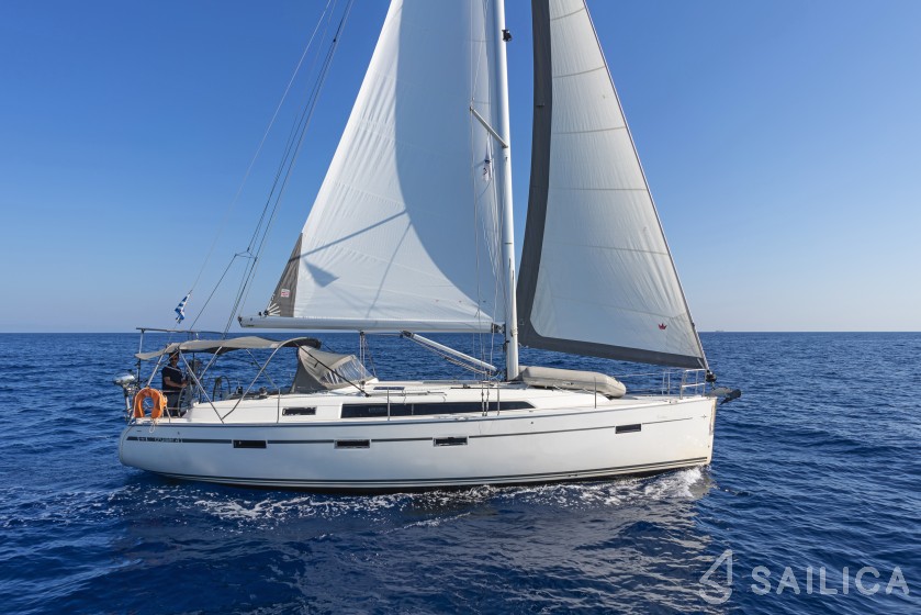 Bavaria Cruiser 41 - 3 cab. - Yacht Charter Sailica
