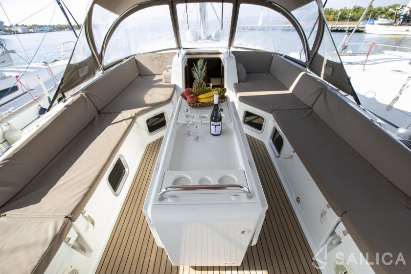Jeanneau 54 - Yacht Charter Sailica