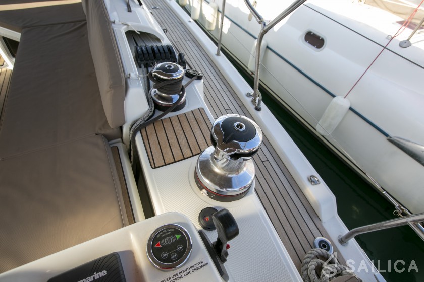 Jeanneau 54 - Yacht Charter Sailica
