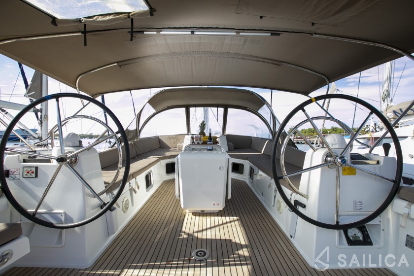 Jeanneau 54 - Yacht Charter Sailica
