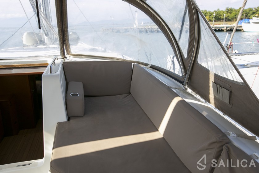 Jeanneau 54 - Yacht Charter Sailica