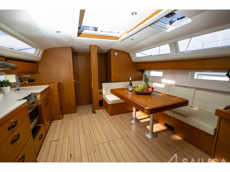 Jeanneau 54 - Yacht Charter Sailica