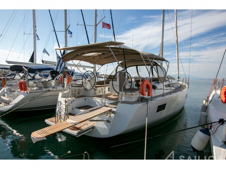 Jeanneau 54 - Yacht Charter Sailica