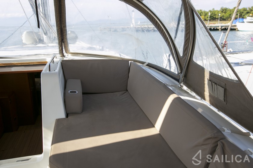 Jeanneau 54 - Yacht Charter Sailica