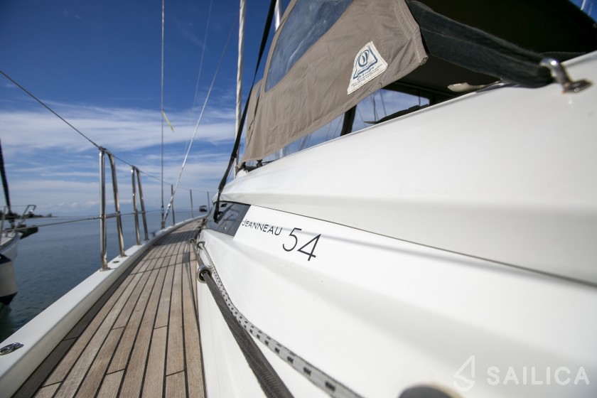 Jeanneau 54 - Yacht Charter Sailica