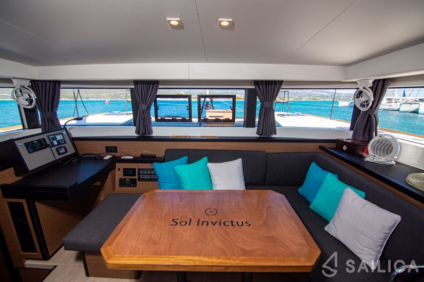 Lagoon 40 - Yacht Charter Sailica
