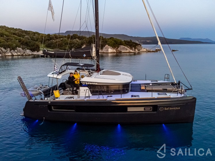 Lagoon 40 - Yacht Charter Sailica