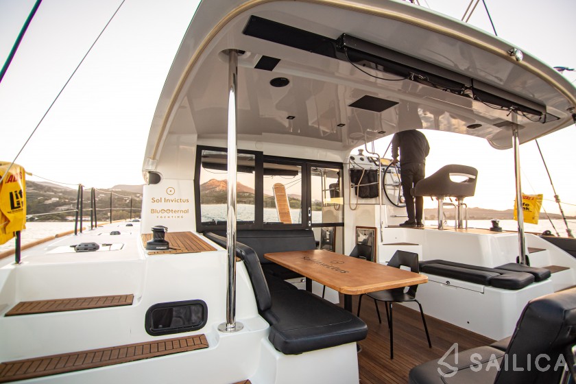 Lagoon 40 - Yacht Charter Sailica