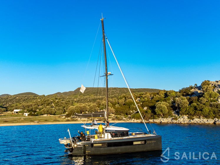 Lagoon 40 - Yacht Charter Sailica