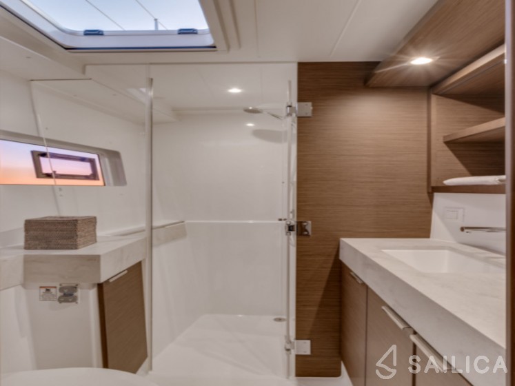 Lagoon 40 - Yacht Charter Sailica