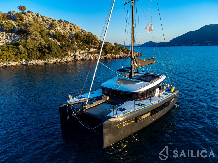 Lagoon 40 - Yacht Charter Sailica