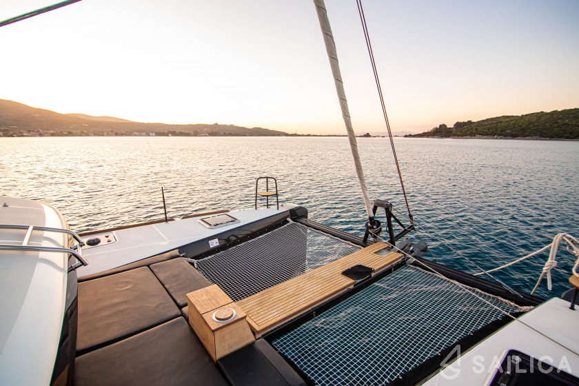 Lagoon 40 - Yacht Charter Sailica