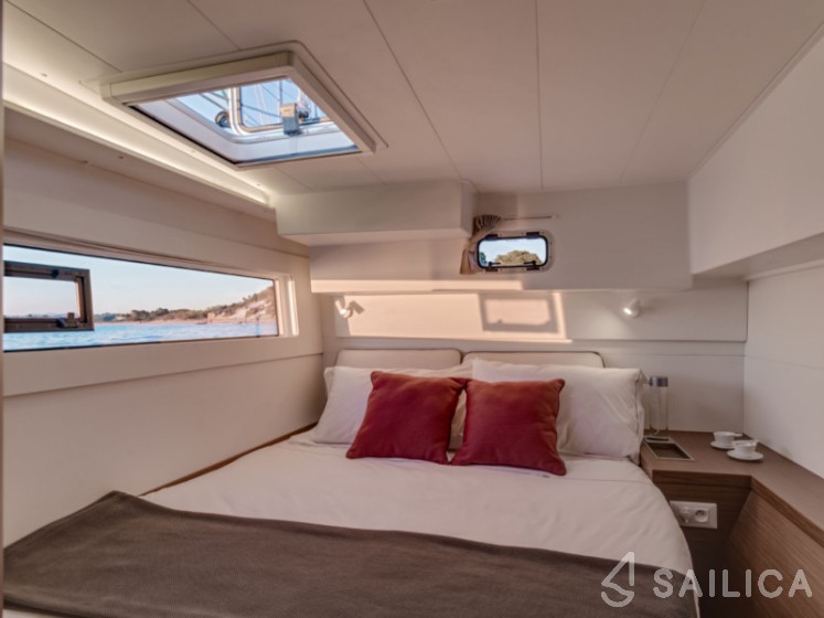 Lagoon 40 - Yacht Charter Sailica