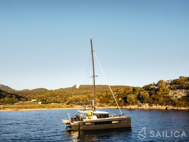Lagoon 40 - Yacht Charter Sailica