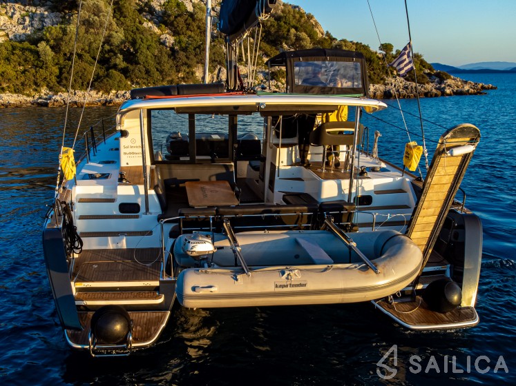 Lagoon 40 - Yacht Charter Sailica