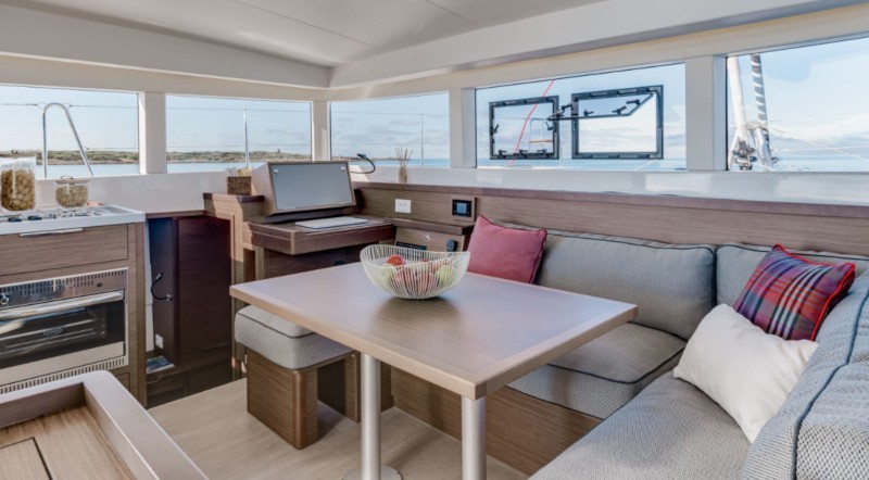 Lagoon 40 - Yacht Charter Sailica