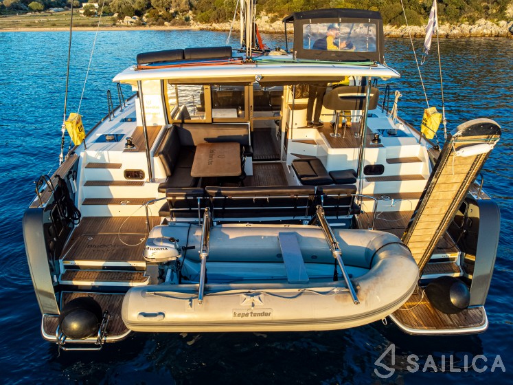 Lagoon 40 - Yacht Charter Sailica