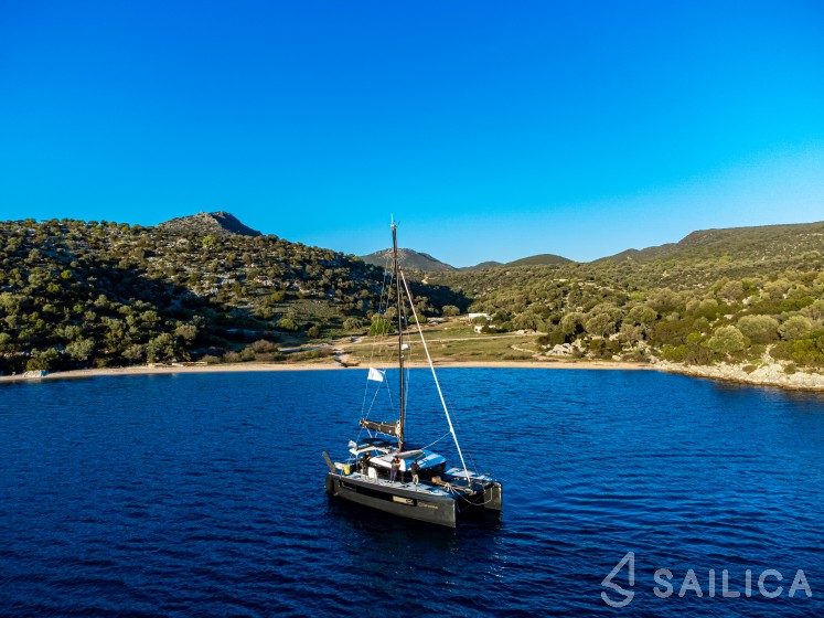 Lagoon 40 - Yacht Charter Sailica