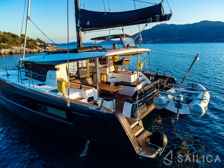 Lagoon 40 - Yacht Charter Sailica