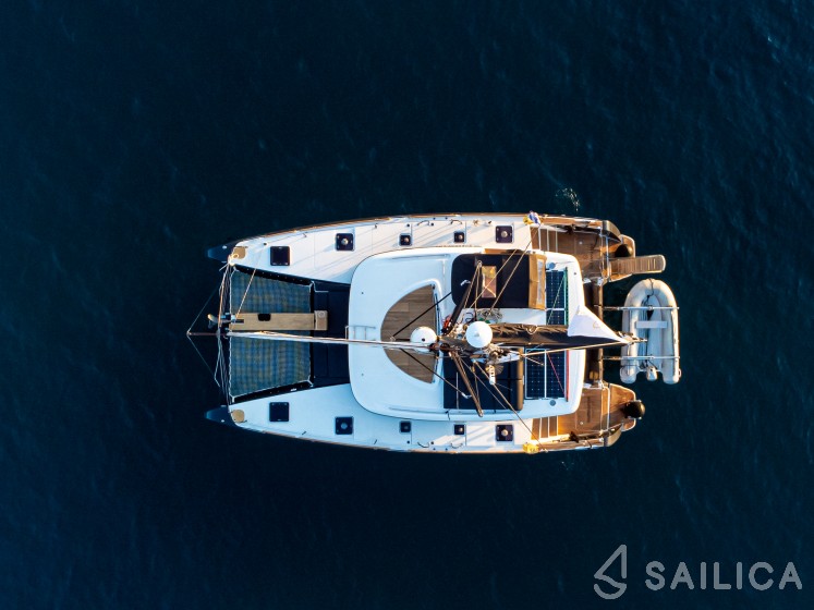 Lagoon 40 - Yacht Charter Sailica