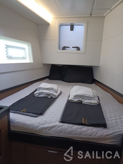 Lagoon 40 - Yacht Charter Sailica