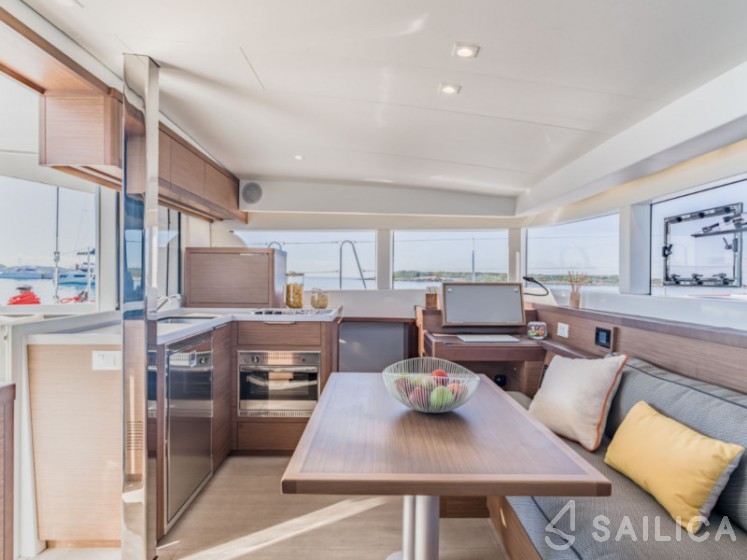 Lagoon 40 - Yacht Charter Sailica