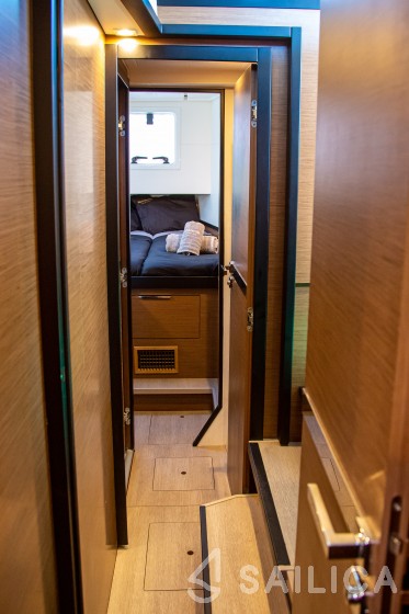 Lagoon 40 - Yacht Charter Sailica