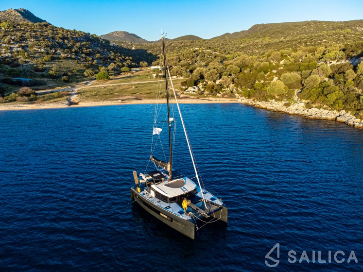 Lagoon 40 - Yacht Charter Sailica