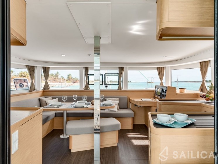 Lagoon 40 - Yacht Charter Sailica