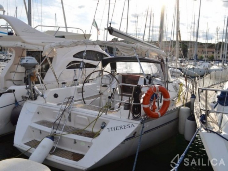 Sun Odyssey 42 - Yacht Charter Sailica