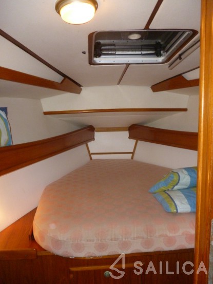 Sun Odyssey 42 - Yacht Charter Sailica